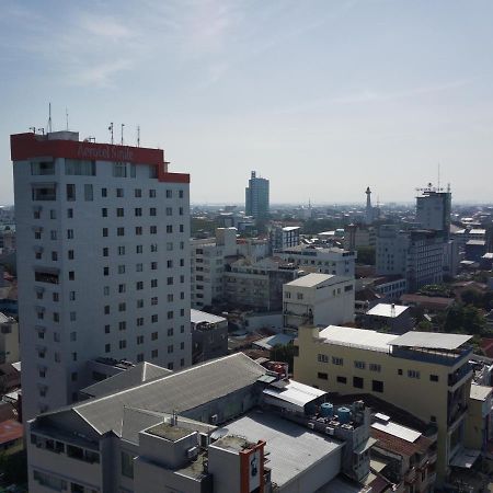 Aerotel Smile Losari Makasar Exteriér fotografie