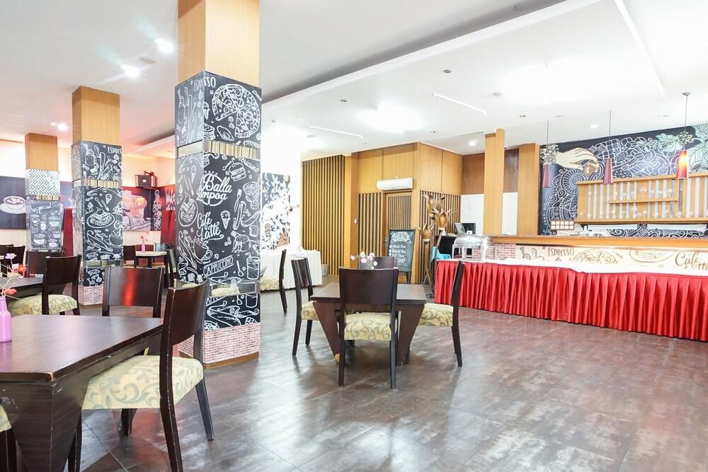 Aerotel Smile Losari Makasar Exteriér fotografie