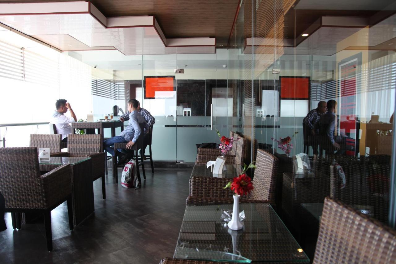 Aerotel Smile Losari Makasar Exteriér fotografie
